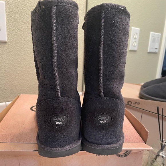 Emu Wool 100% Australian Wool Lined Suede Boots - Picture 5 of 14